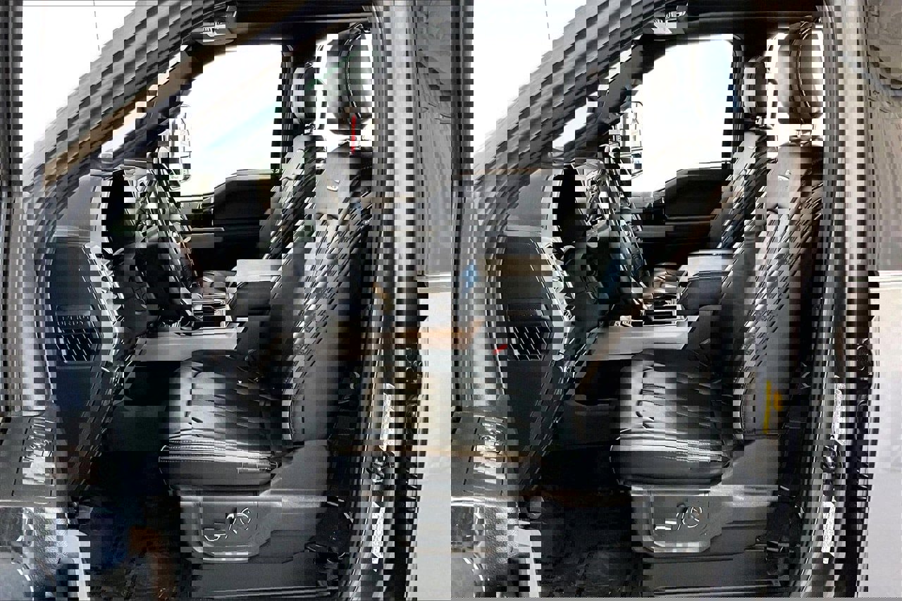 Certified 2021 Ford F250 Platinum w/ Tremor Off-Road Package image 18