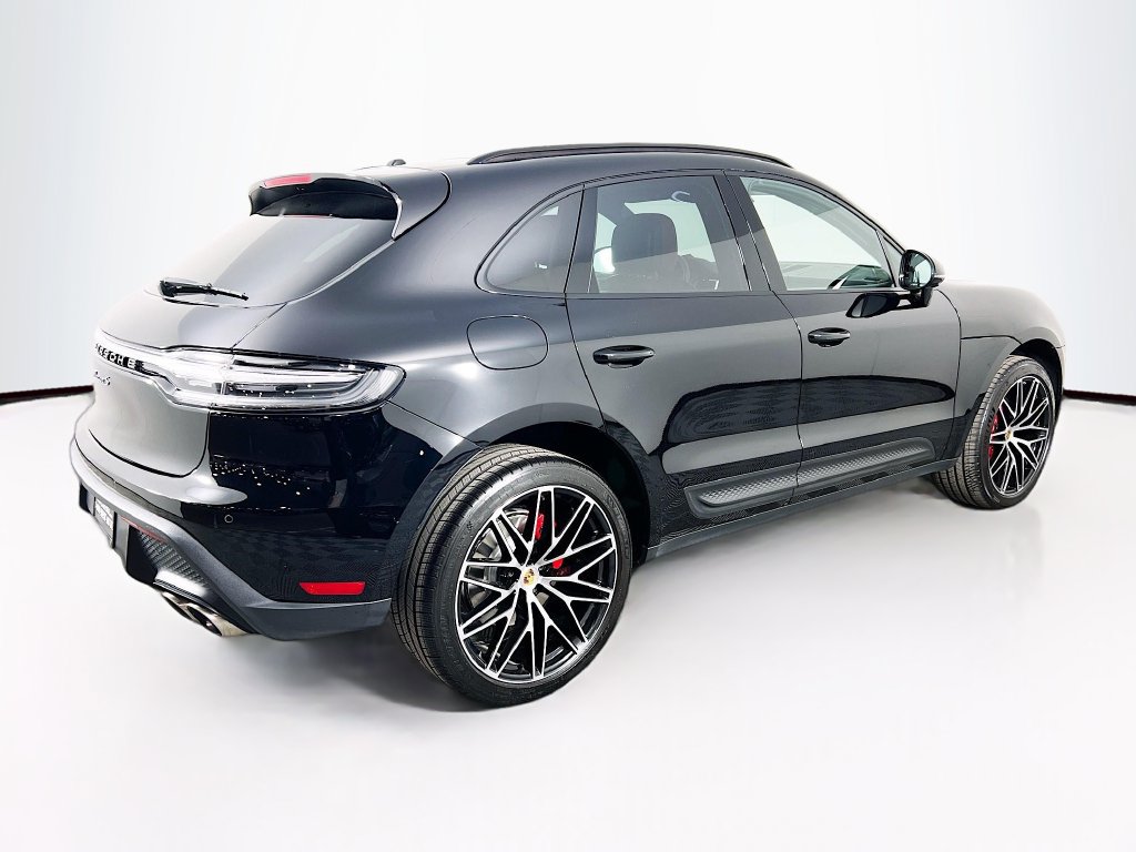Certified 2024 Porsche Macan S AWD/4WD image 9