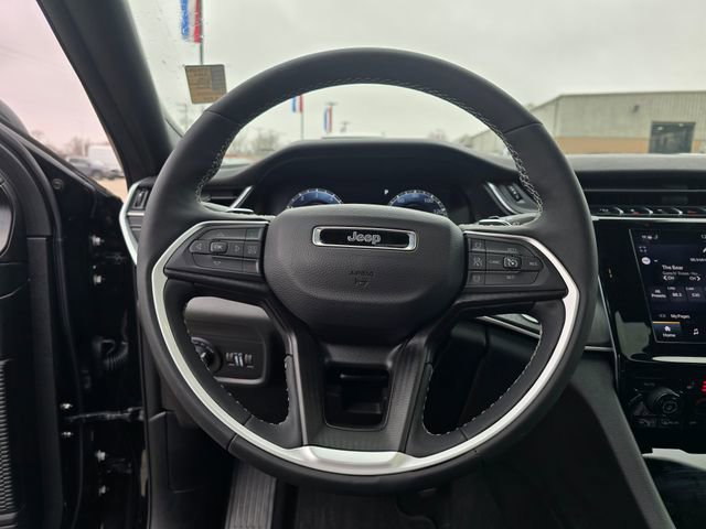 Used 2025 Jeep Grand Cherokee L Laredo w/ Luxury Tech Group I image 29