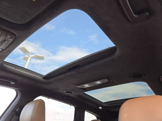 Used 2021 Kia Telluride SX w/ SX Prestige Package image 3