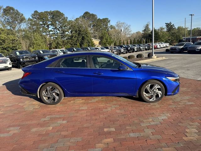 Used 2024 Hyundai Elantra SEL w/ Convenience Package image 16