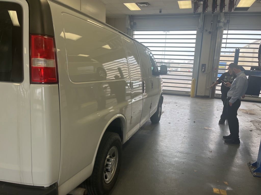 Used 2018 Chevrolet Express 2500 image 5