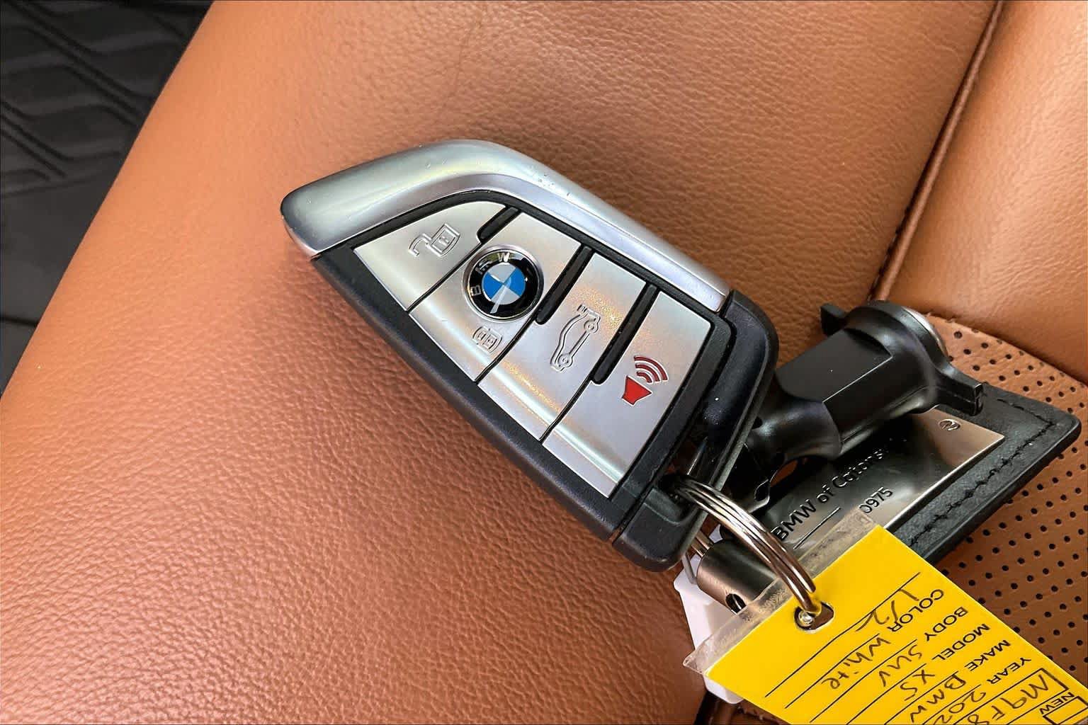Used 2021 BMW X5 xDrive40i w/ M Sport Package AWD/4WD image 14