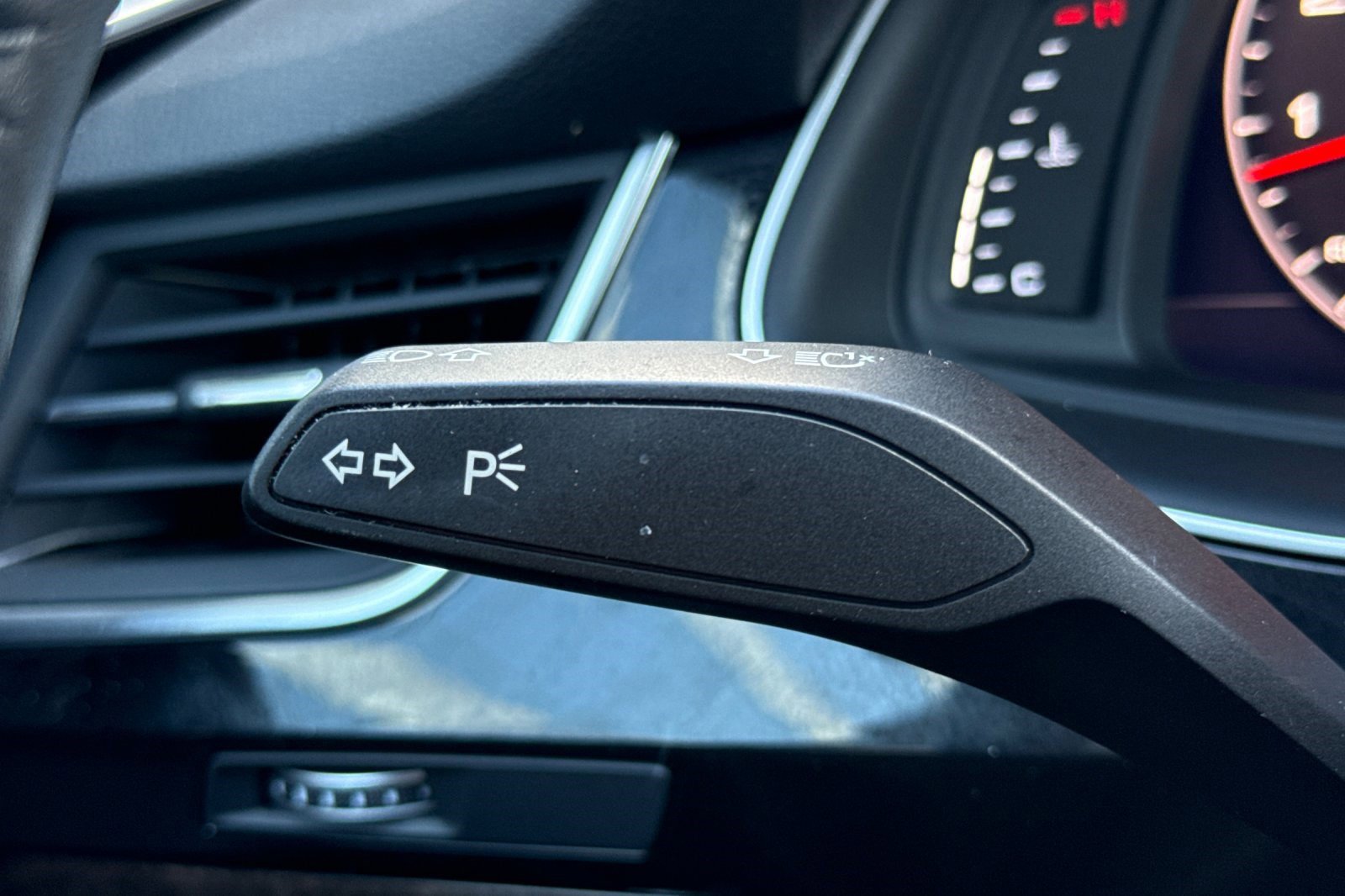 Used 2018 Audi Q7 3.0T Prestige image 32