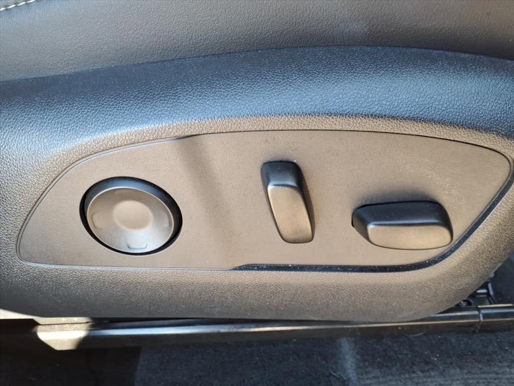 Used 2025 Buick Enclave Sport Touring image 7