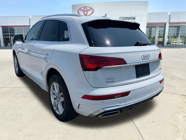 Used 2022 Audi Q5 2.0T Premium w/ Convenience Package AWD/4WD image 3