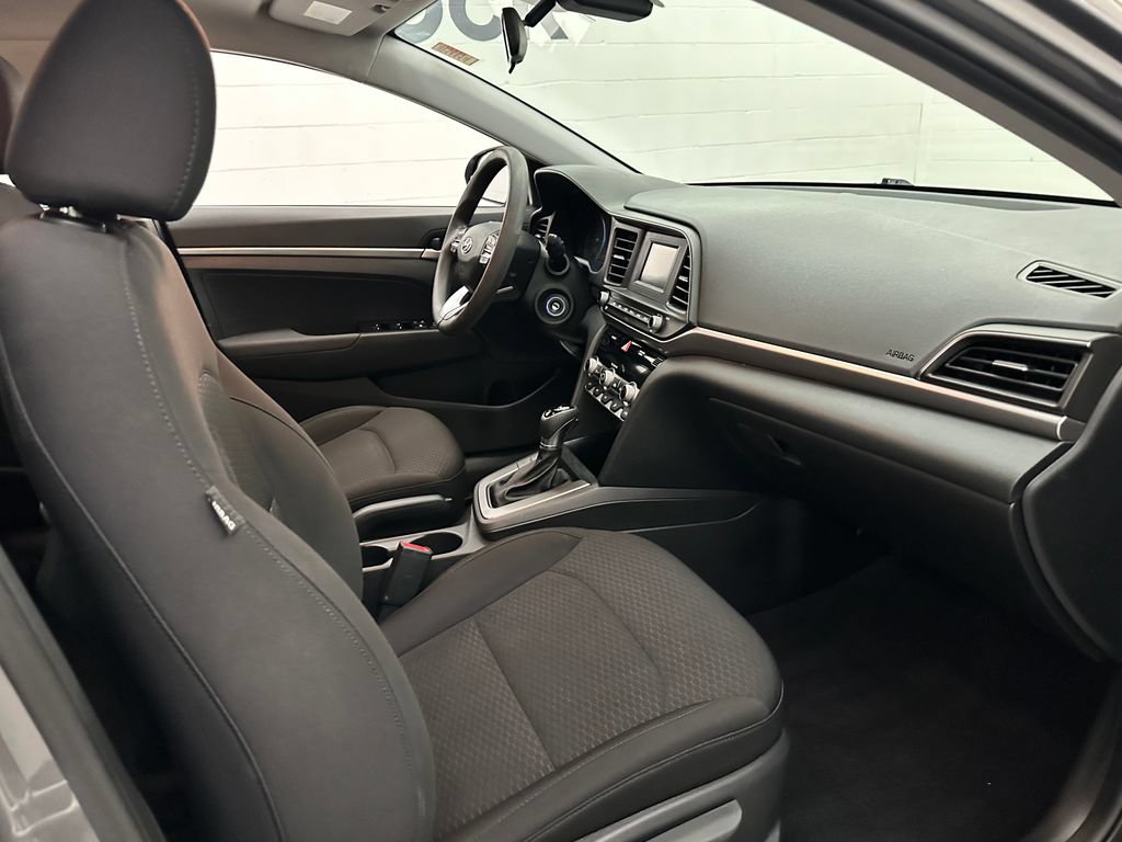 Used 2020 Hyundai Elantra SE w/ Cargo Package (C1) FWD image 21