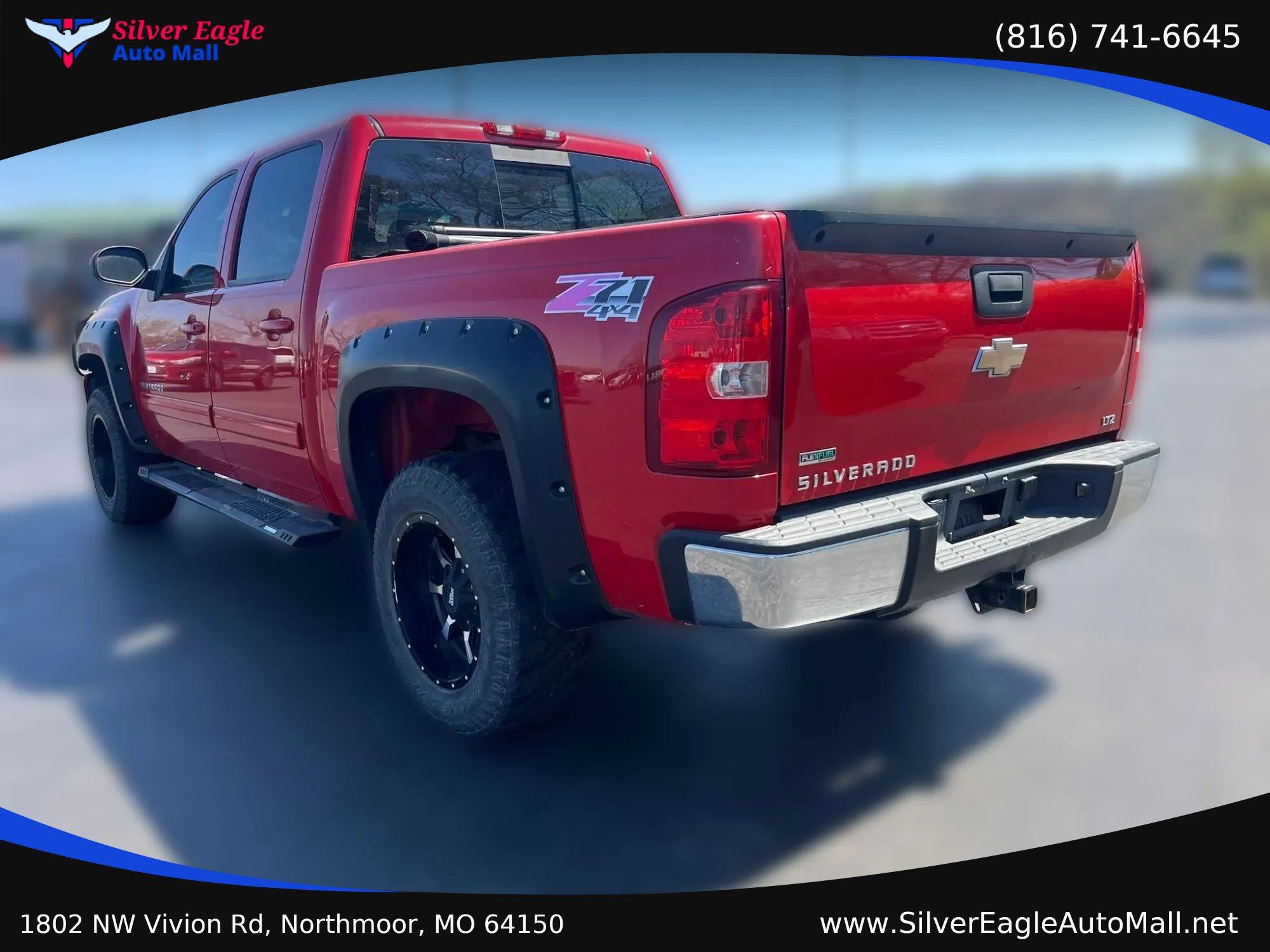 Used 2011 Chevrolet Silverado 1500 LTZ w/ Z71 Appearance Package AWD/4WD image 3
