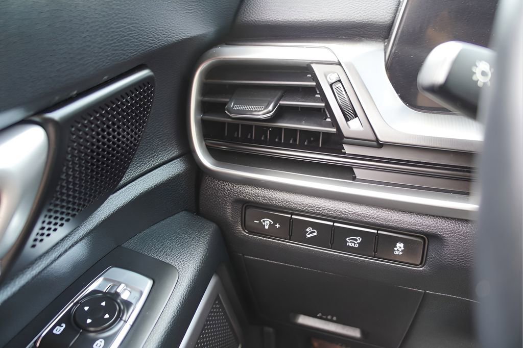 Used 2025 Kia Telluride S image 23