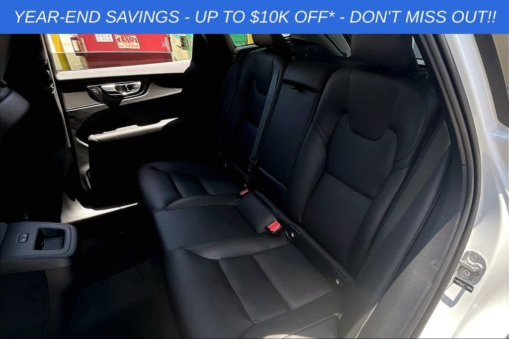 Used 2025 Volvo XC60 B5 Core w/ Climate Package image 32