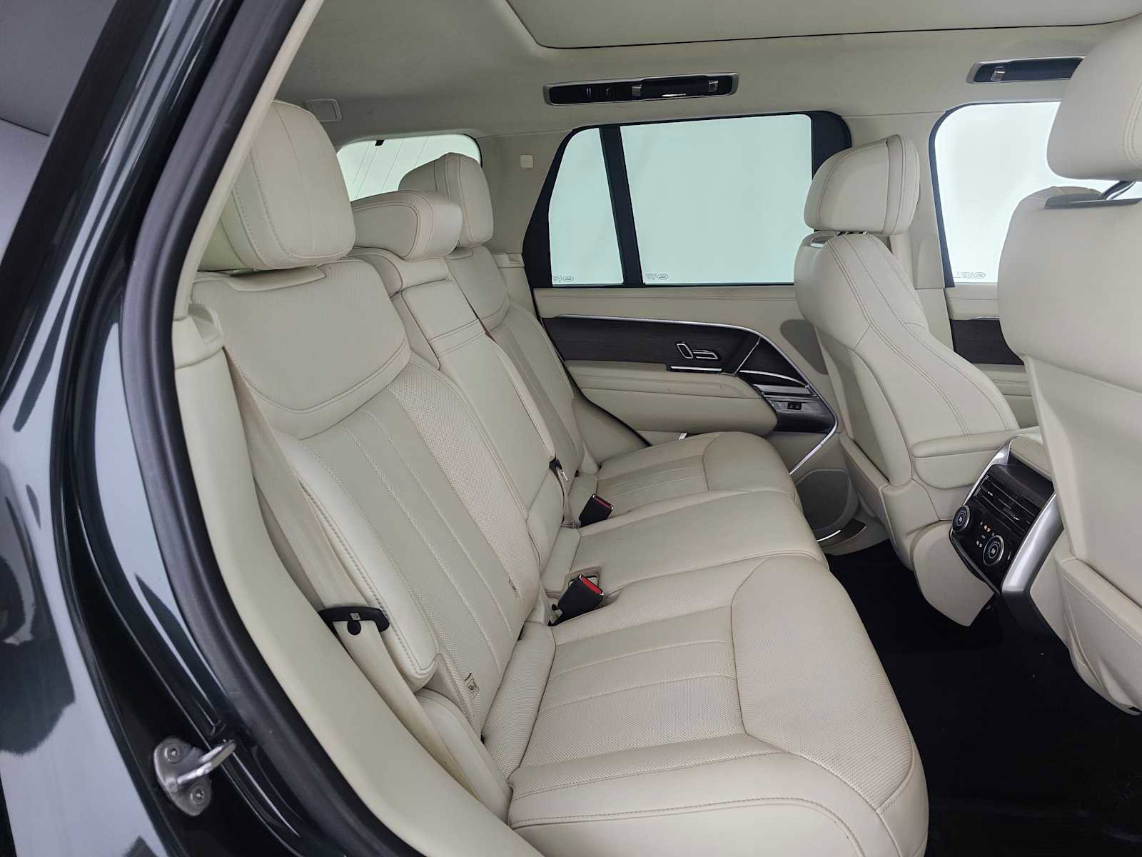 Used 2023 Land Rover Range Rover SE AWD/4WD image 12
