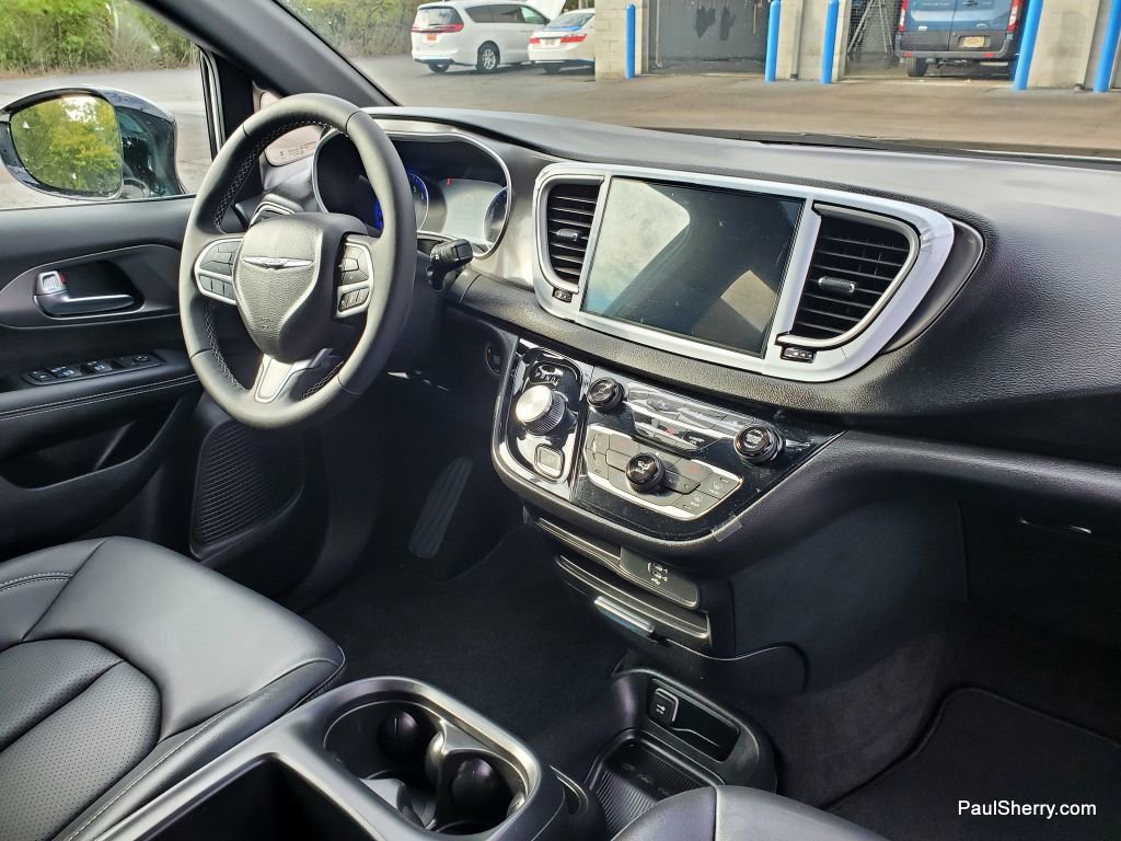 New 2026 Chrysler Voyager LX image 19