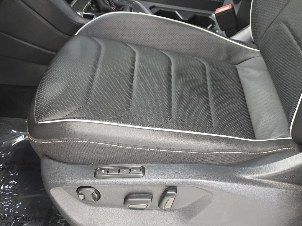Used 2024 Volkswagen Tiguan SEL R-Line AWD/4WD image 24