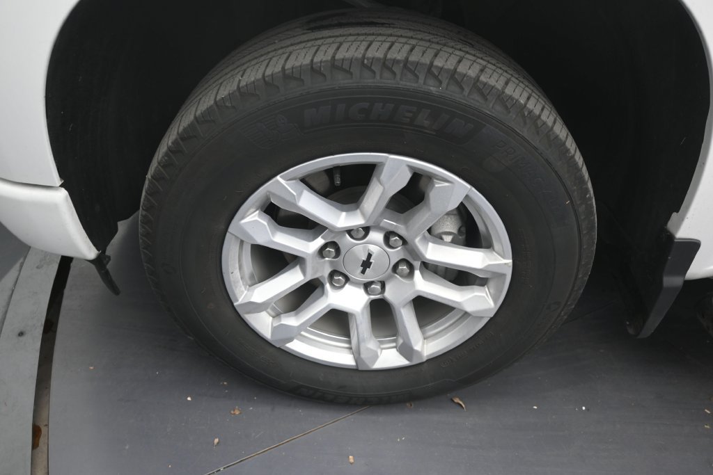 Used 2024 Chevrolet Silverado 1500 RST RWD image 9