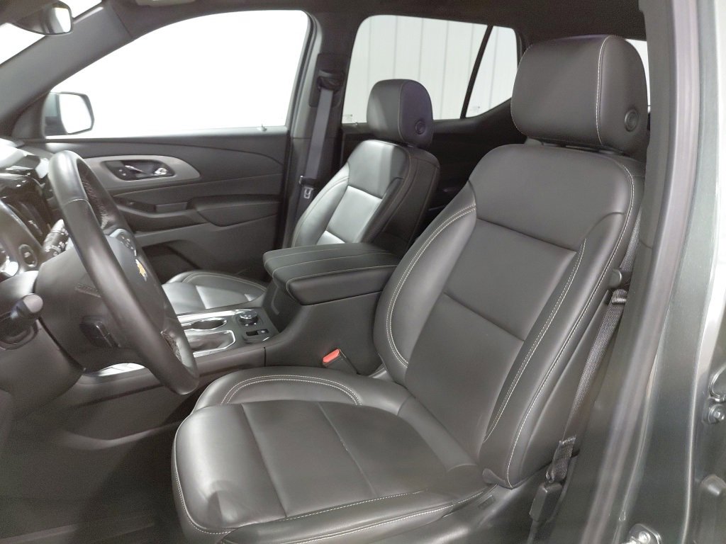 Used 2023 Chevrolet Traverse LT w/ LPO, Floor Liner Package image 5