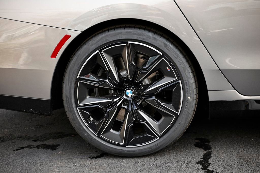 New 2026 BMW 740i w/ Premium Package image 6