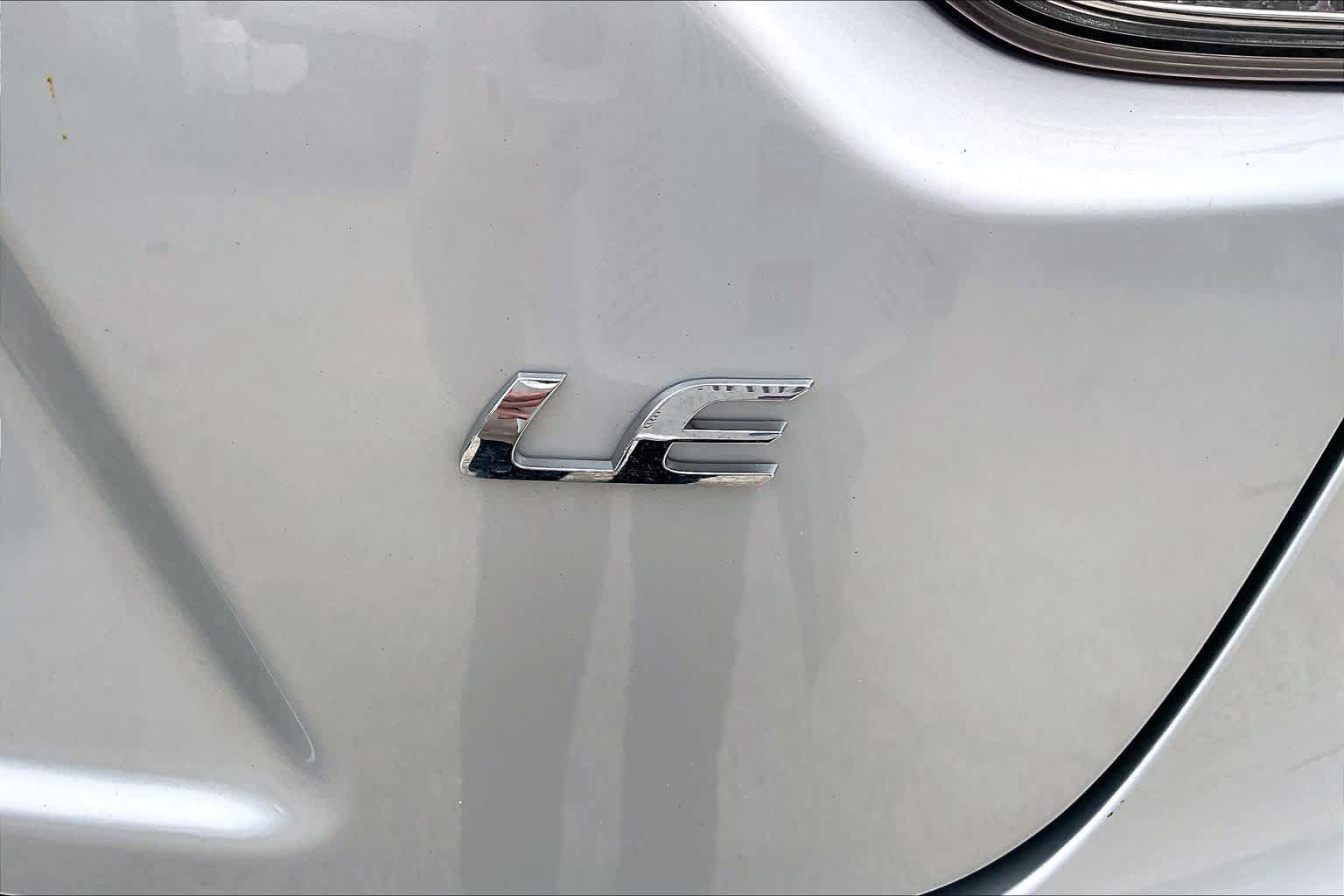 Used 2023 Toyota Corolla LE FWD image 9