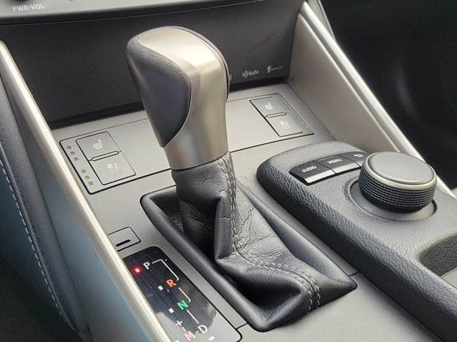 Used 2016 Lexus IS 200t w/ Premium Package RWD image 29