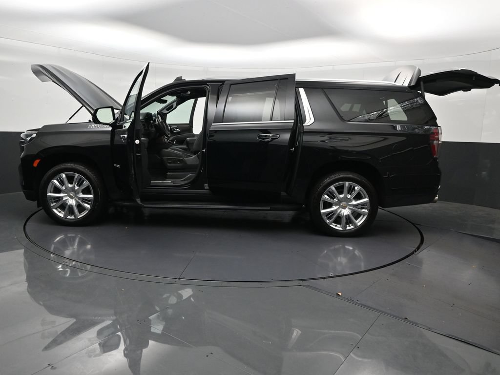 Used 2023 Chevrolet Suburban High Country RWD image 30