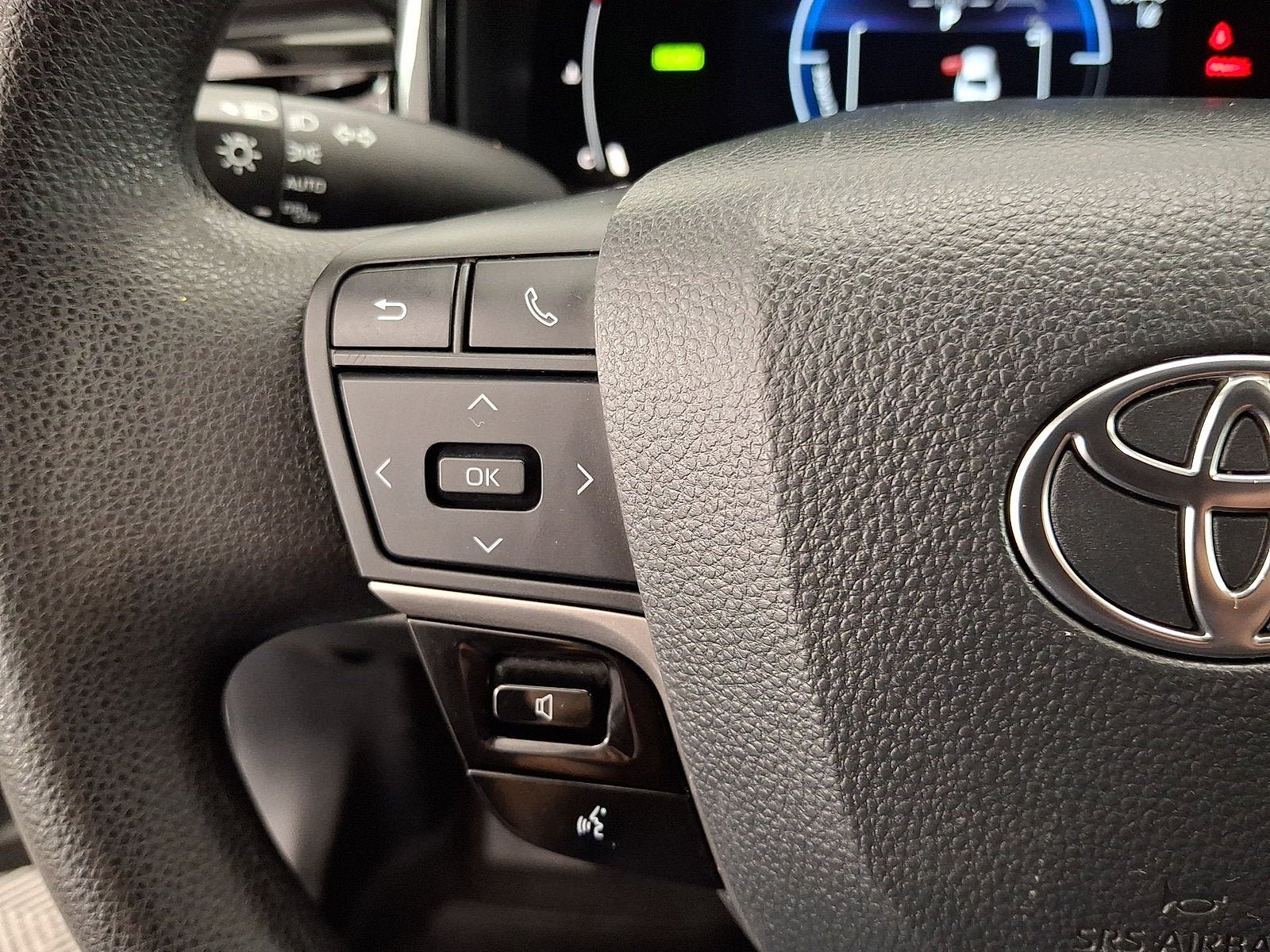 Certified 2025 Toyota Camry LE FWD image 9
