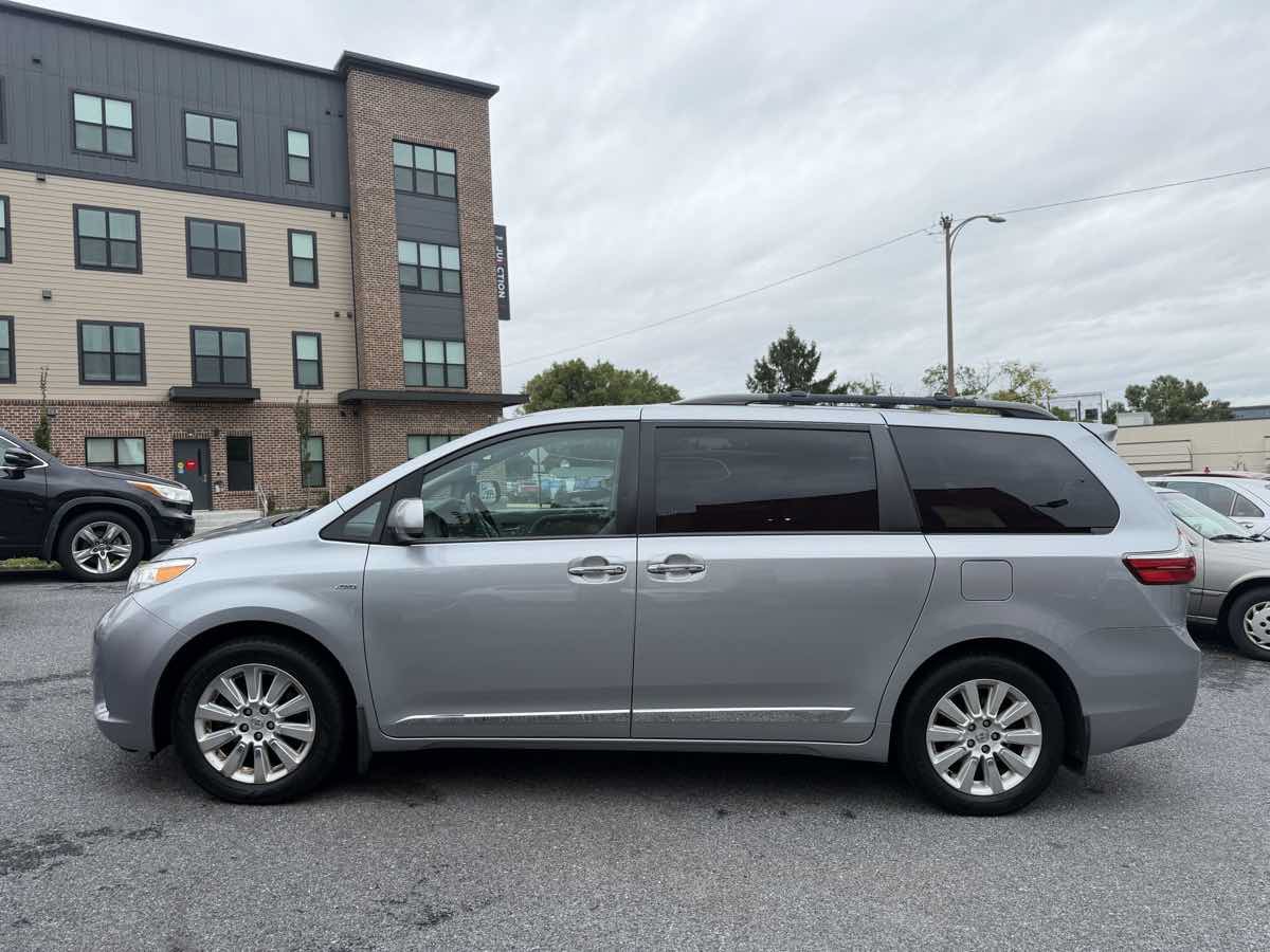 Used 2016 Toyota Sienna XLE Premium w/ Protection Package AWD/4WD image 4