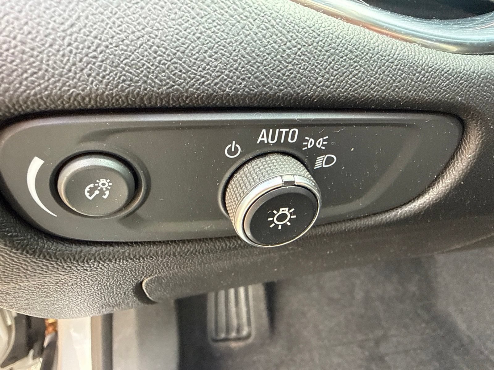 Used 2021 Chevrolet Malibu LT w/ Sport Edition FWD image 18