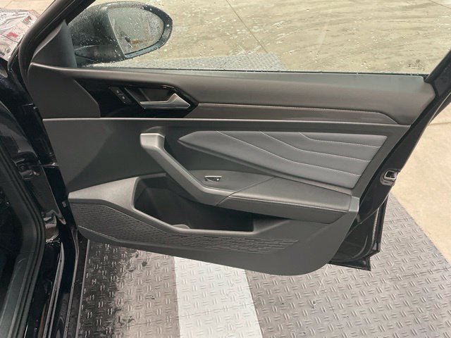 New 2027 Volkswagen Jetta SEL FWD image 3