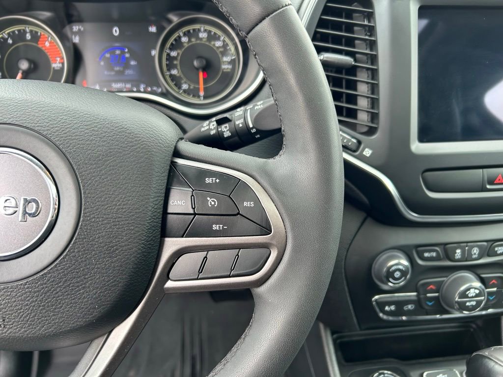 Used 2022 Jeep Cherokee Latitude Lux w/ Sun & Sound Group AWD/4WD image 25