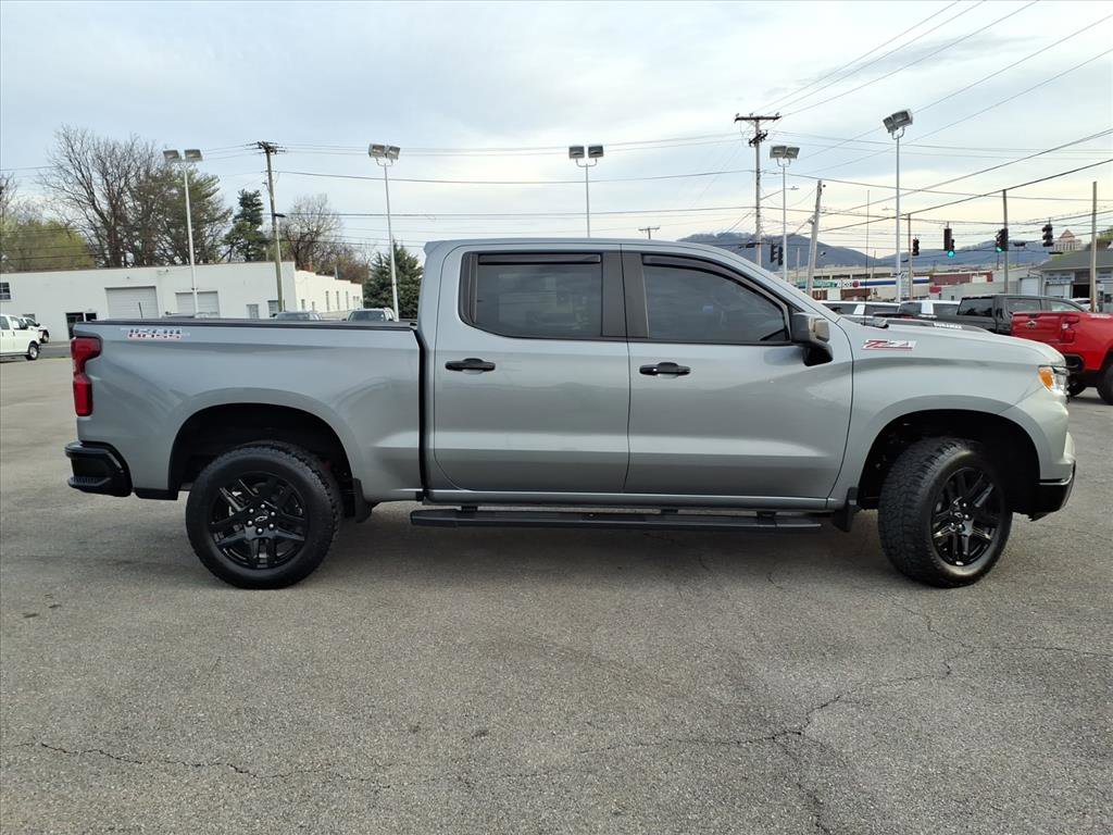 Used 2024 Chevrolet Silverado 1500 LT Trail Boss w/ Convenience Package II image 3