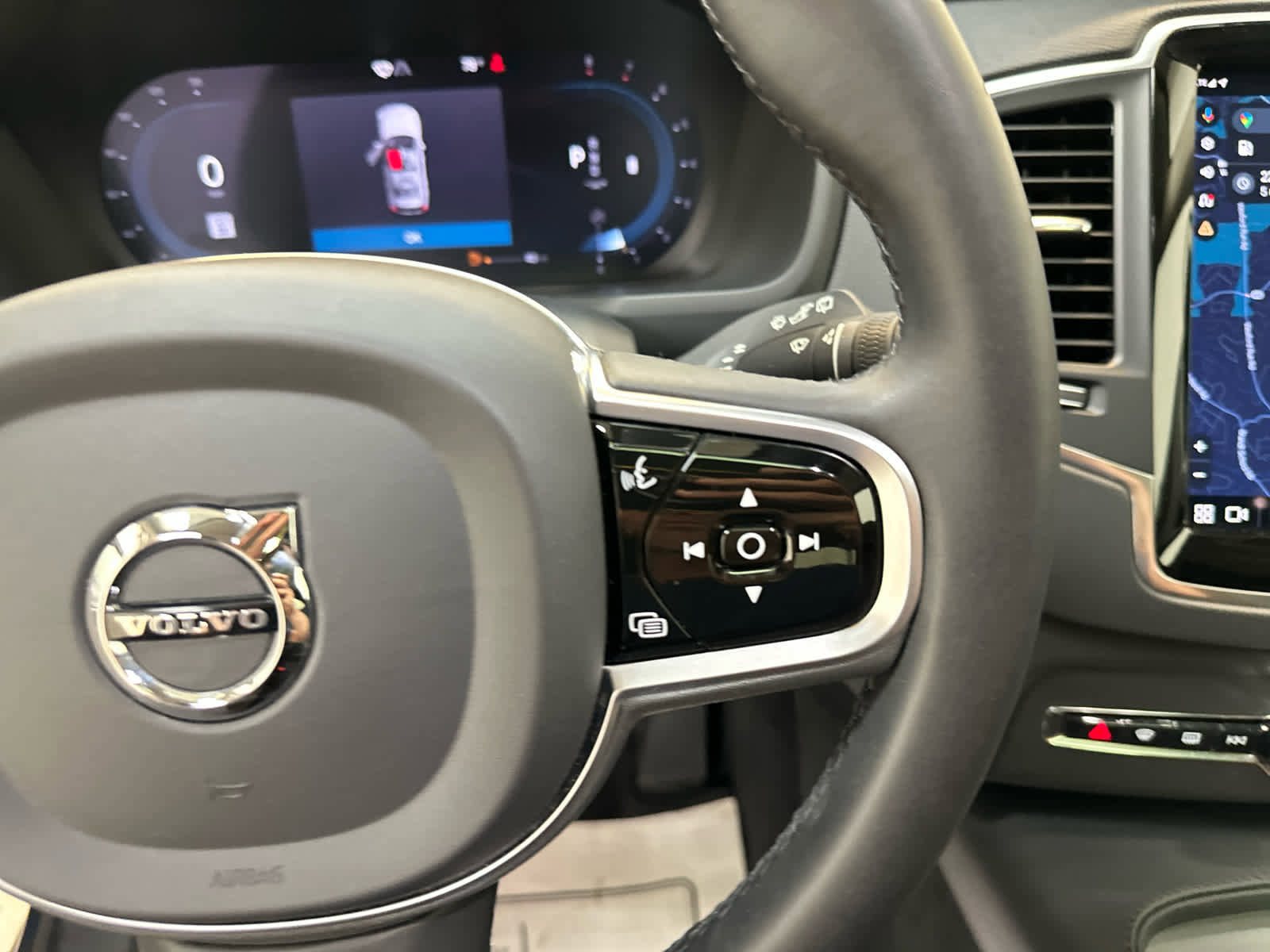 Used 2023 Volvo XC90 B5 Core w/ Protection Package image 22