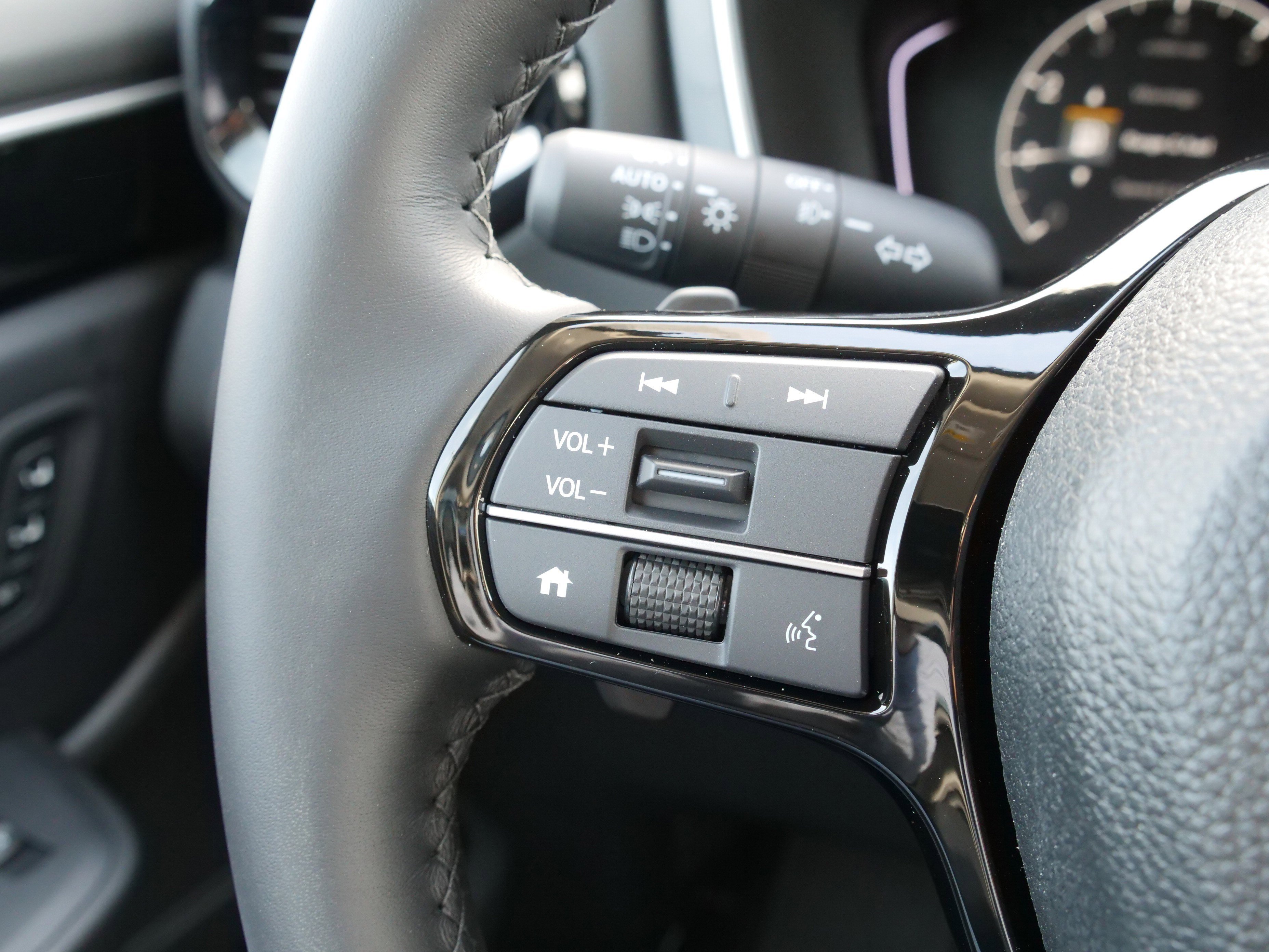 New 2025 Honda Pilot Touring image 23