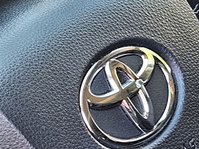 Used 2024 Toyota Highlander XLE FWD image 45