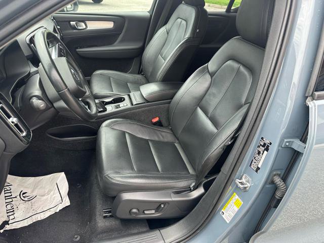 Used 2021 Volvo XC40 T5 Momentum image 18