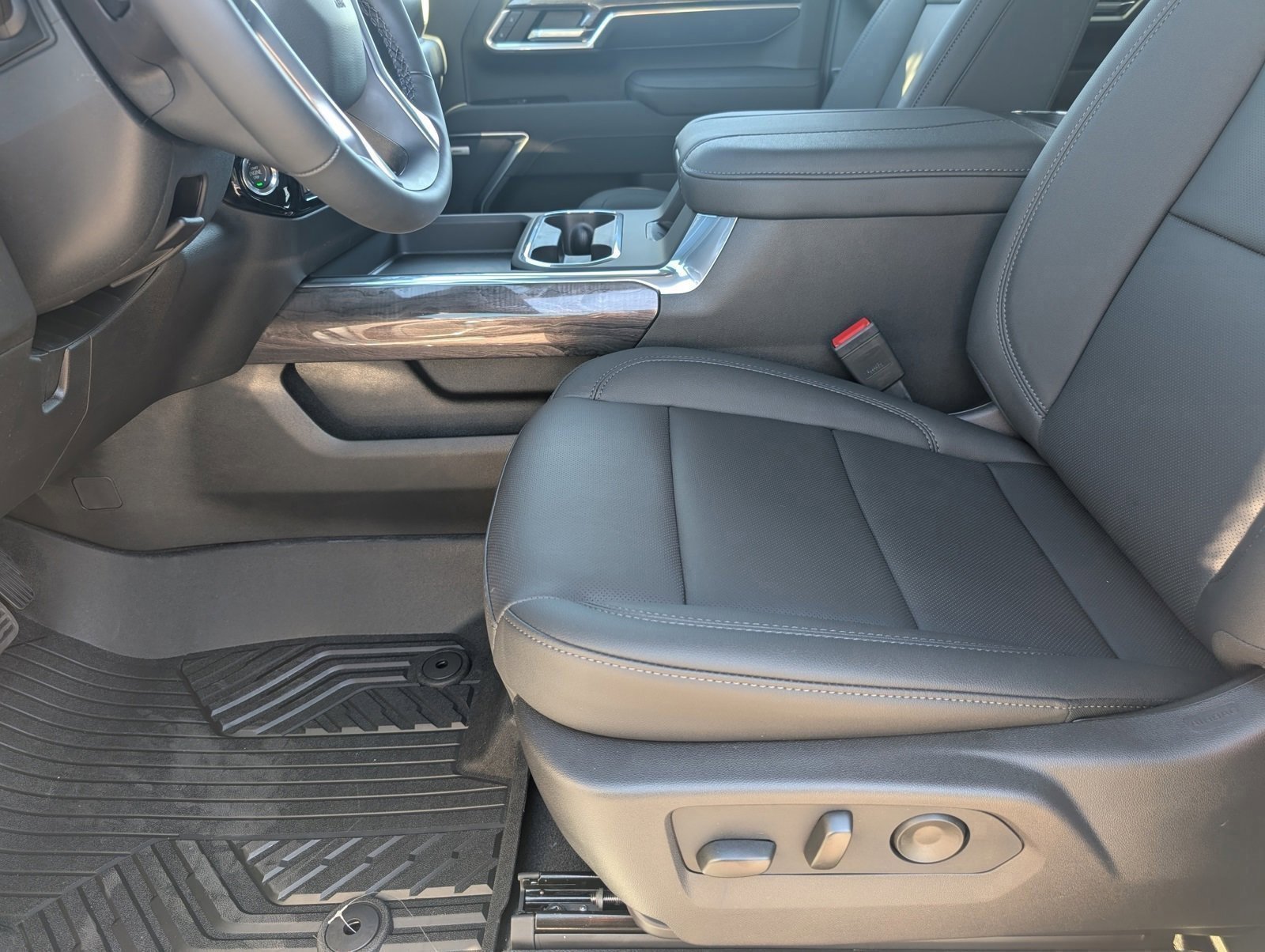 New 2026 Chevrolet Silverado 2500 LTZ w/ LTZ Premium Package image 12