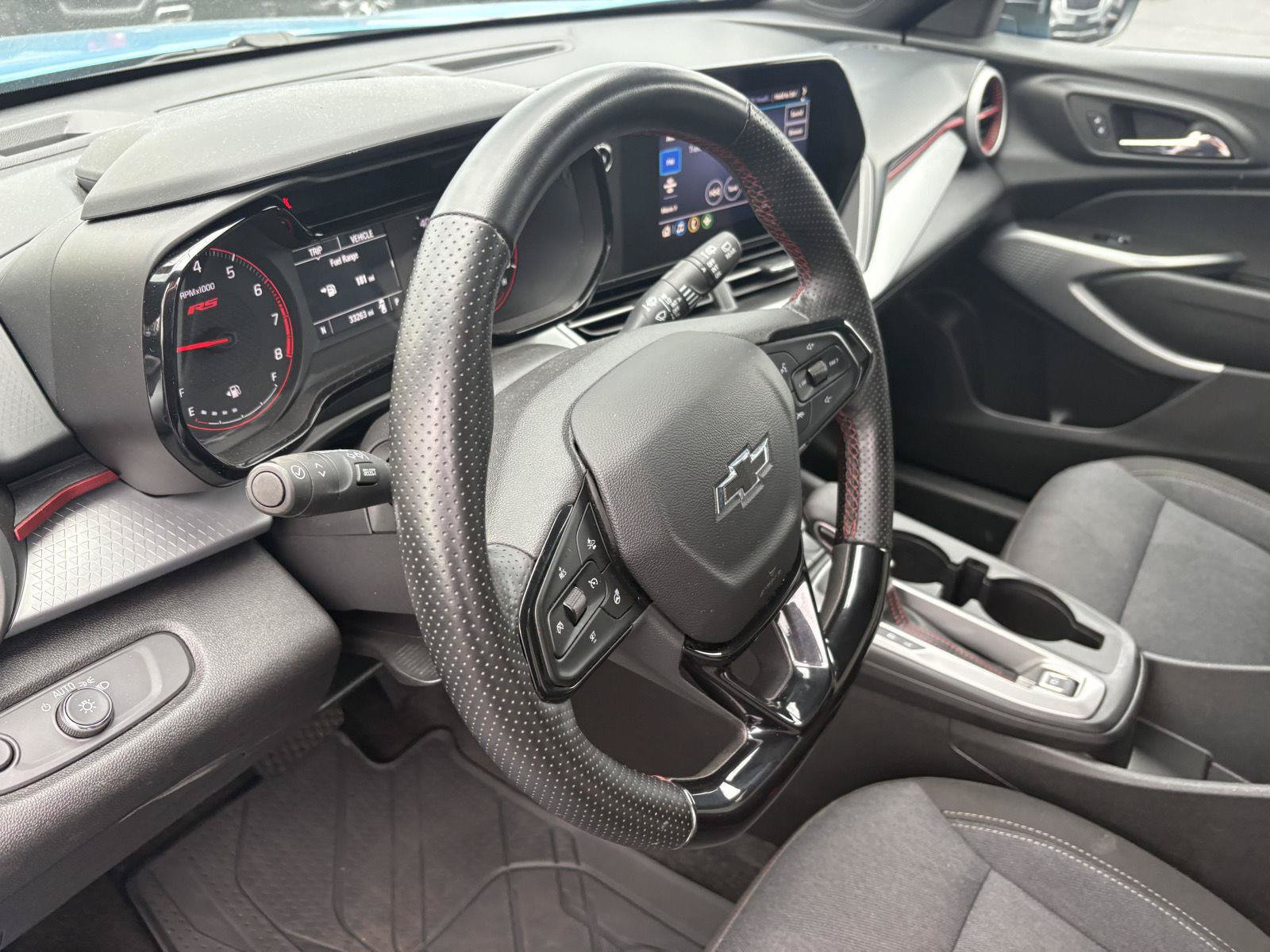 Used 2025 Chevrolet Trax RS w/ Driver Confidence Package FWD image 7