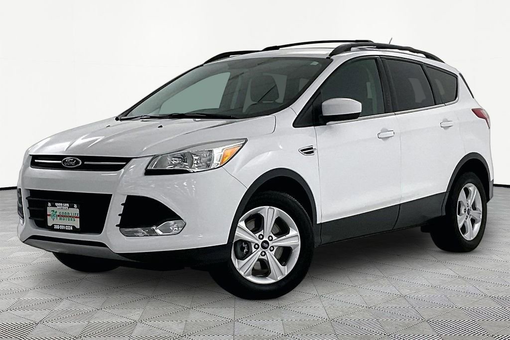 Used 2016 Ford Escape SE w/ Equipment Group 201A image 3