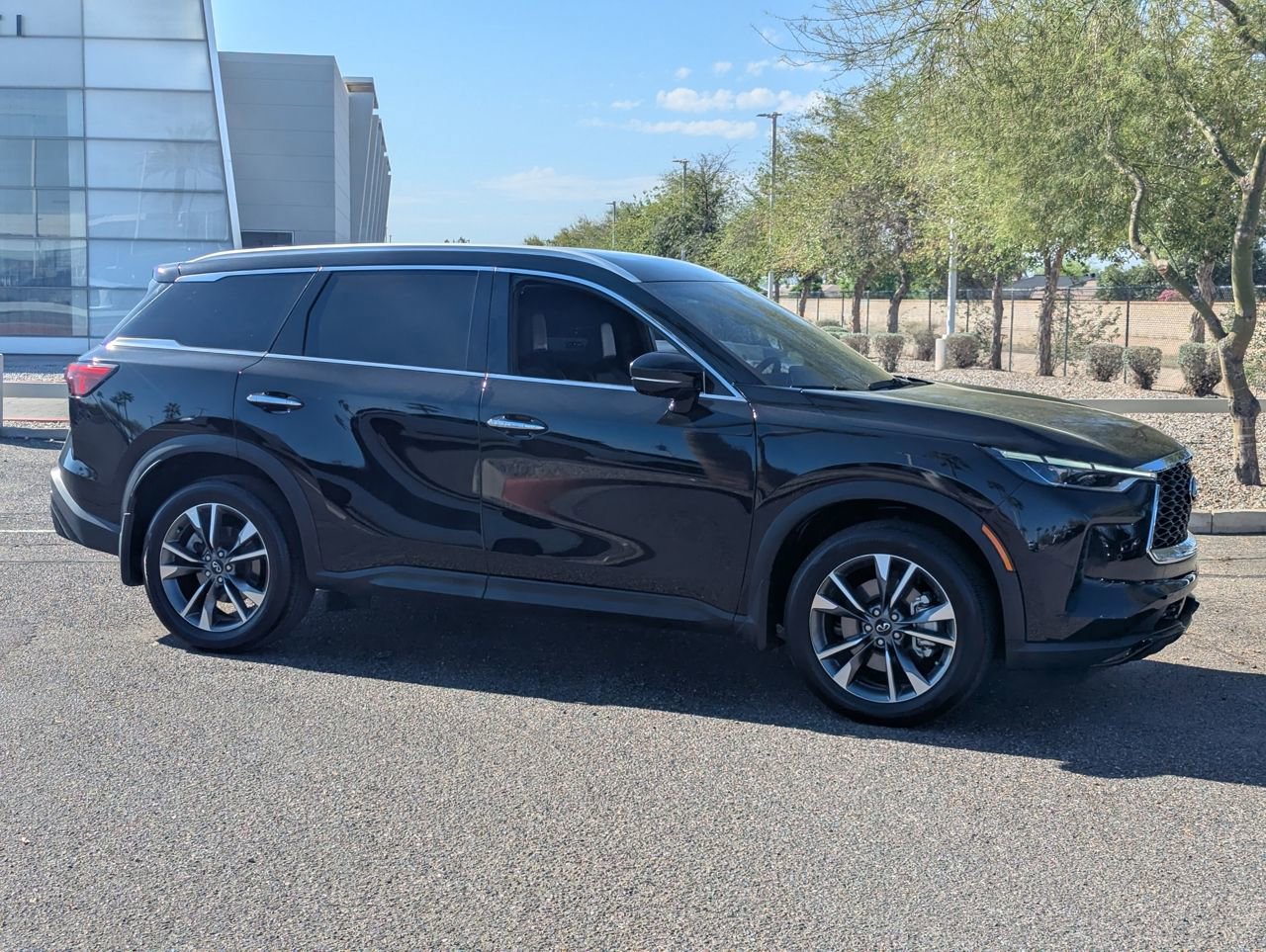 Certified 2023 INFINITI QX60 Luxe w/ Cargo Package image 7