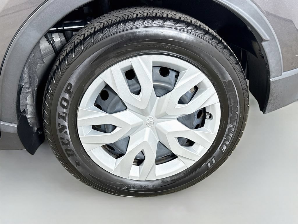 Used 2020 Toyota C-HR LE FWD image 33