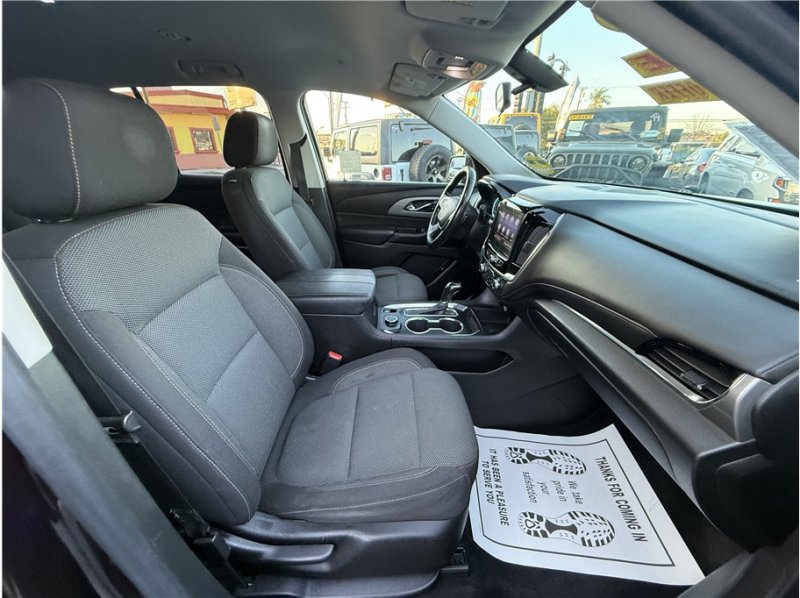 Used 2020 Chevrolet Traverse LT FWD image 34