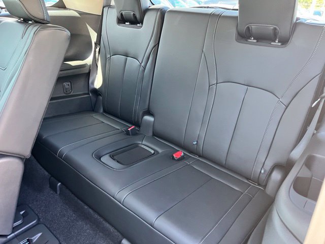 Certified 2026 INFINITI QX60 Luxe w/ Cargo Package AWD/4WD image 15