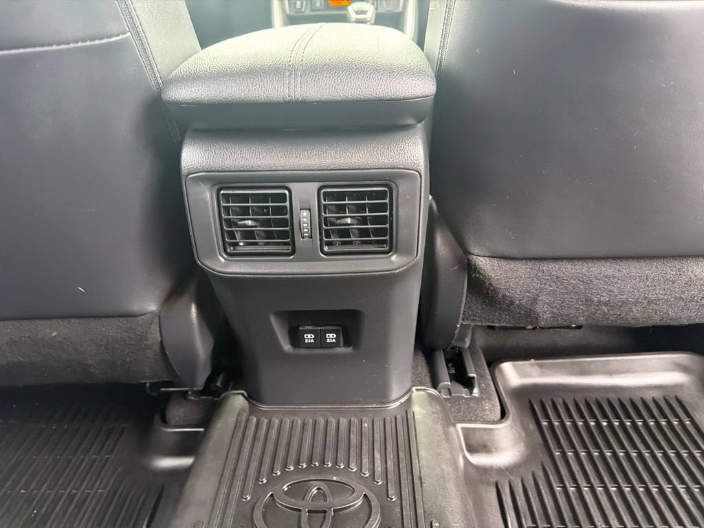 Used 2020 Toyota RAV4 XSE AWD/4WD image 15
