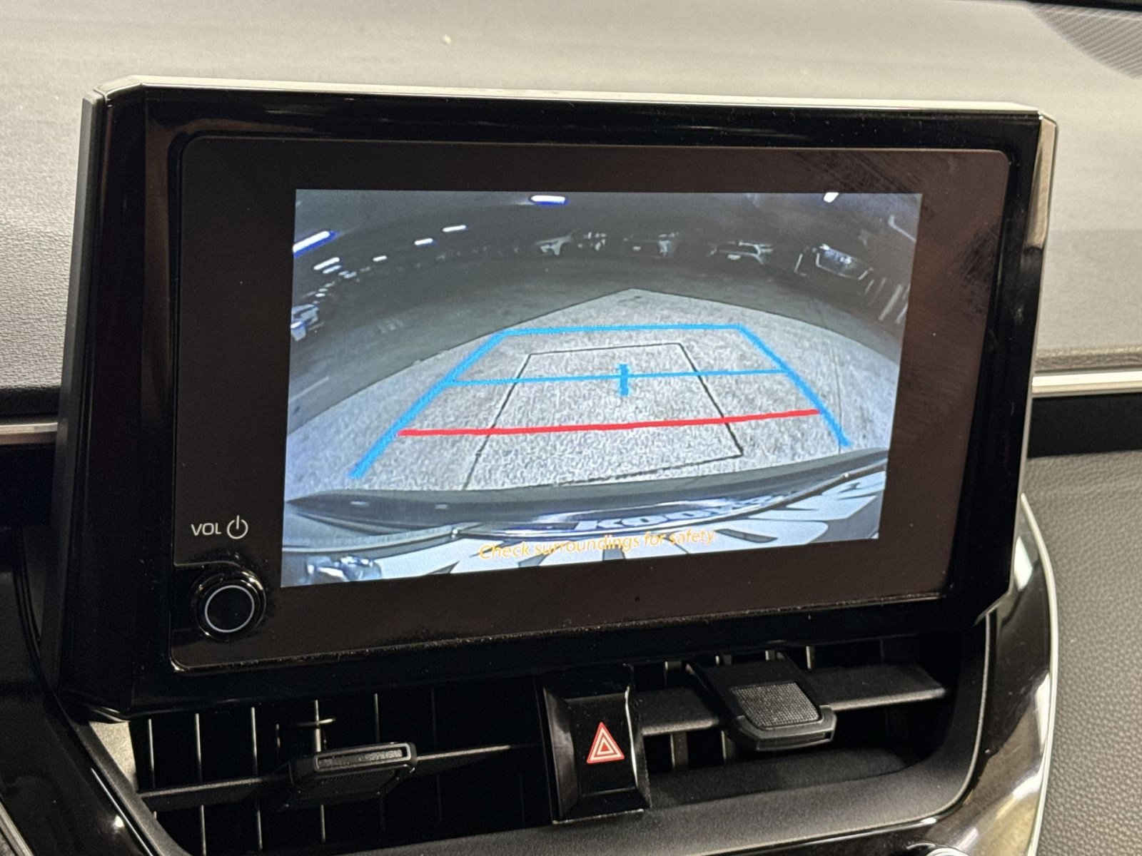 Used 2023 Toyota Corolla LE w/ Carpet Mat Package (TMS) FWD image 31
