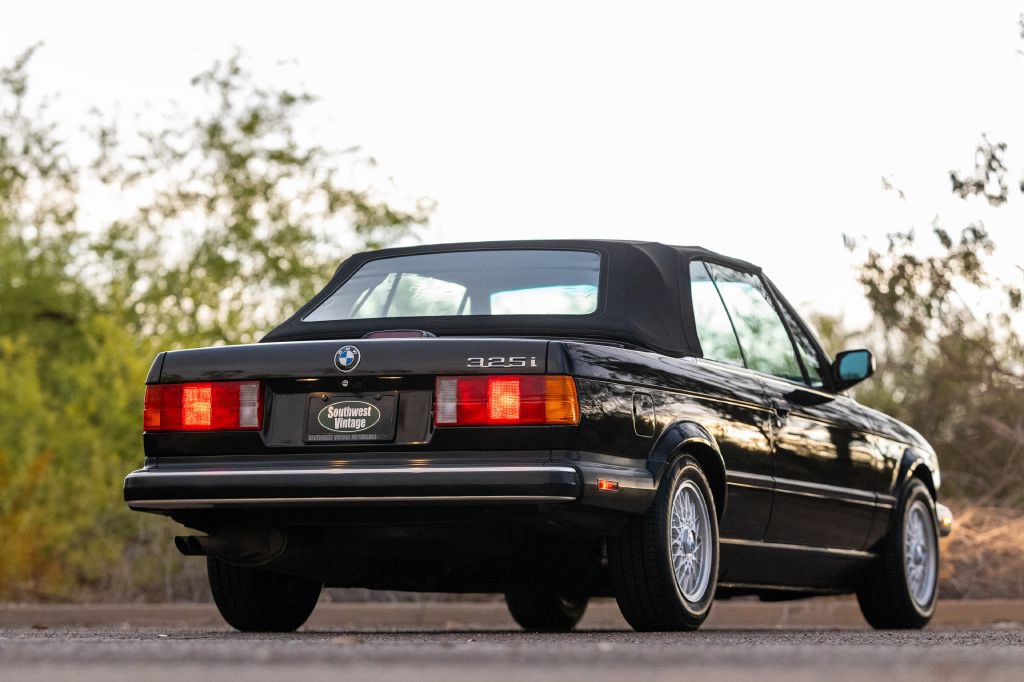Used 1990 BMW 325i Convertible RWD image 24