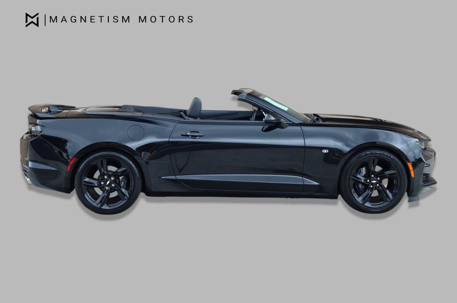 Used 2019 Chevrolet Camaro SS RWD image 2