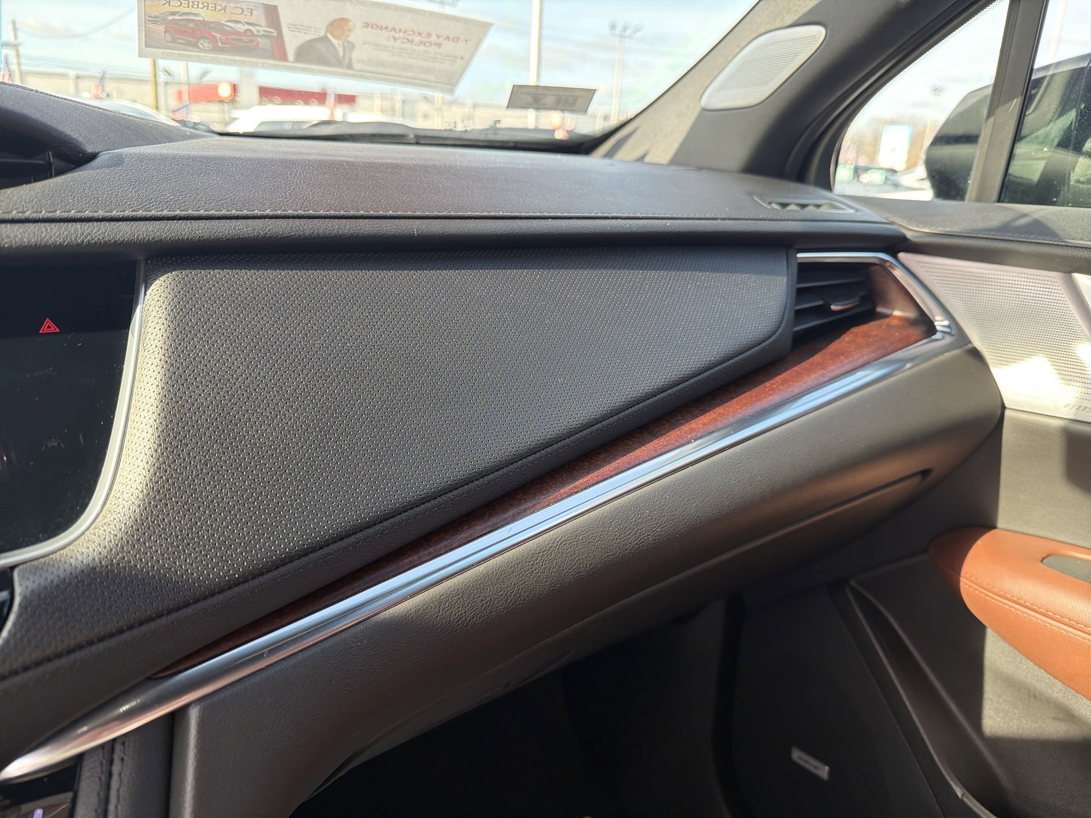 Certified 2022 Cadillac XT5 Sportv w/ Technology Package image 16