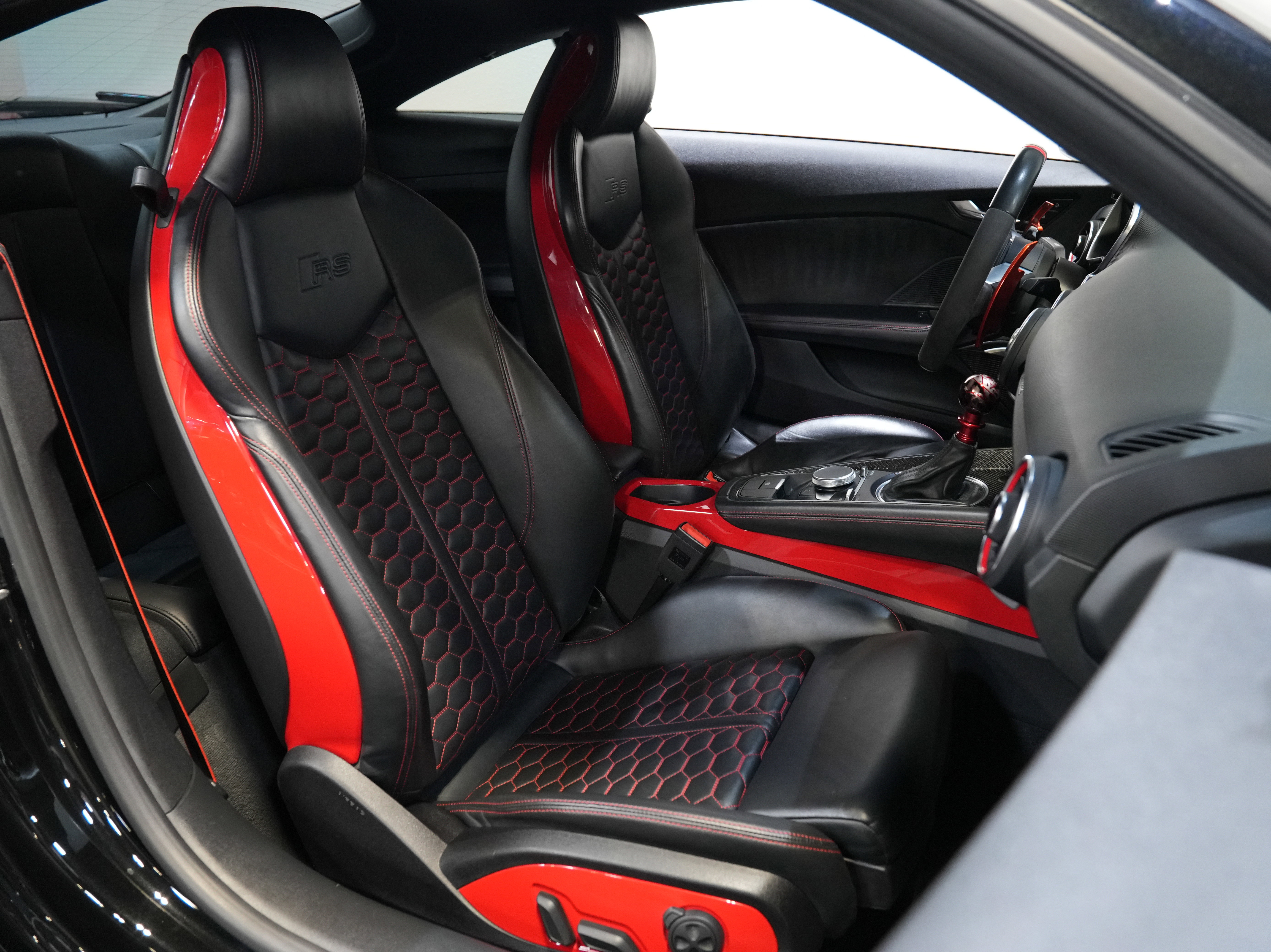 Used 2019 Audi TT RS w/ Technology Package image 29