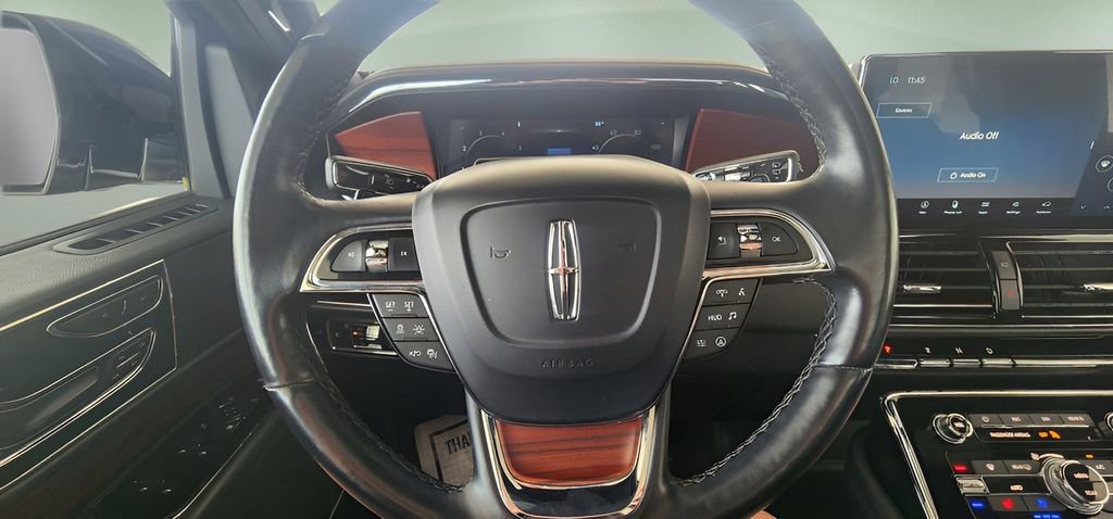 Used 2023 Lincoln Navigator Reserve image 28