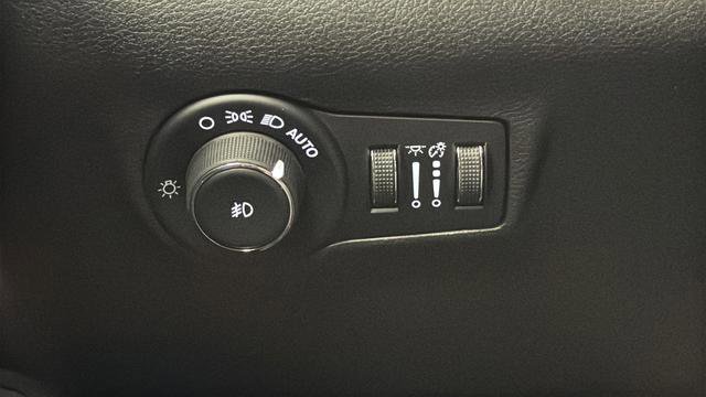 New 2026 Jeep Compass Latitude AWD/4WD image 30