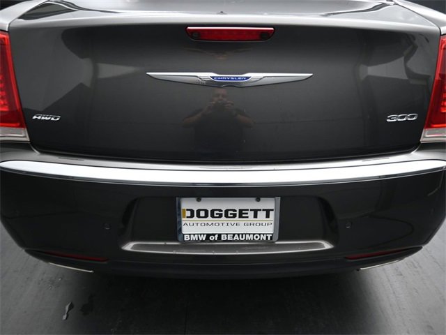 Used 2018 Chrysler 300 Limited w/ Safetytec Plus Group image 16