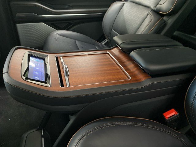 New 2025 Lincoln Navigator Black Label AWD/4WD image 14